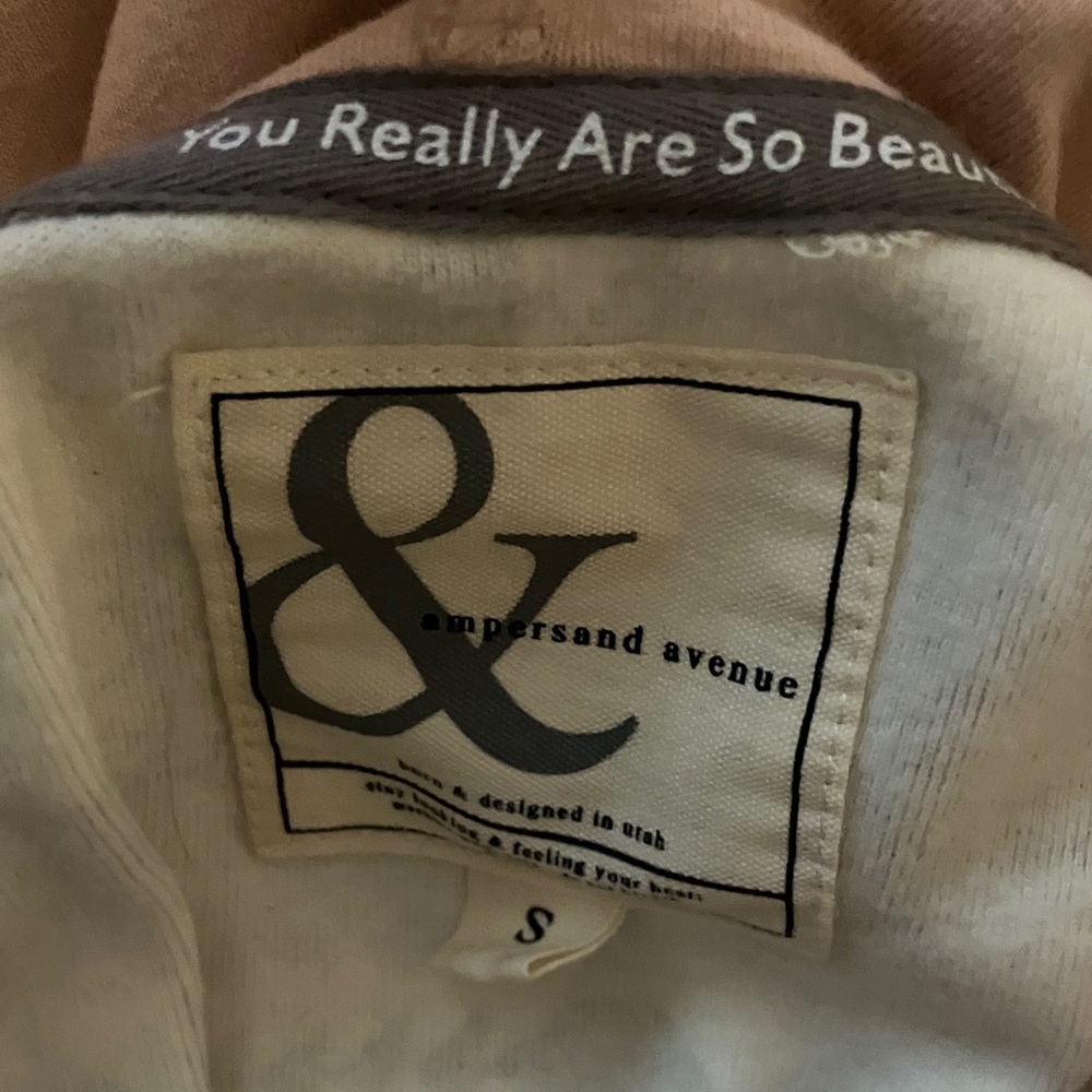 Ampersand Avenue Beige and Gray Top